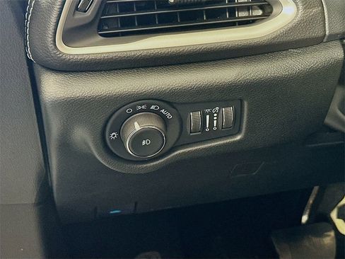 New 2026 Chrysler Pacifica Select image 12