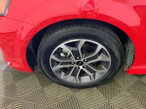 Used 2018 Chevrolet Sonic LT w/ Convenience Package FWD image 10