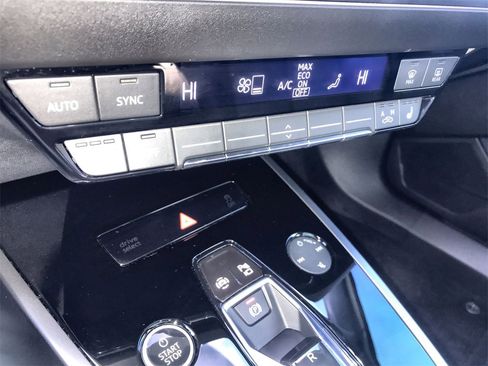 Used 2024 Audi Q4 e-tron Premium Plus image 19