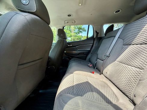 Used 2019 GMC Acadia SLE FWD image 13