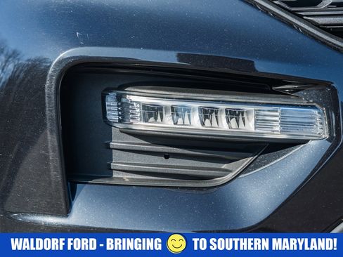 Used 2022 Ford Explorer XLT w/ Equipment Group 202A image 14