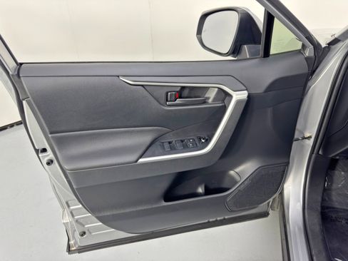 Used 2019 Toyota RAV4 LE image 35