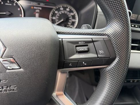 Used 2024 Mitsubishi Outlander ES AWD/4WD image 29