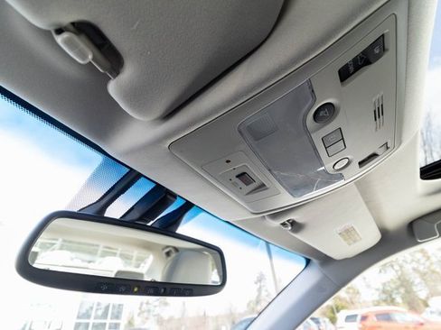 Used 2013 Lexus ES 300h image 60