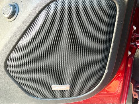 Used 2023 GMC Acadia AT4 w/ Technology Package image 19