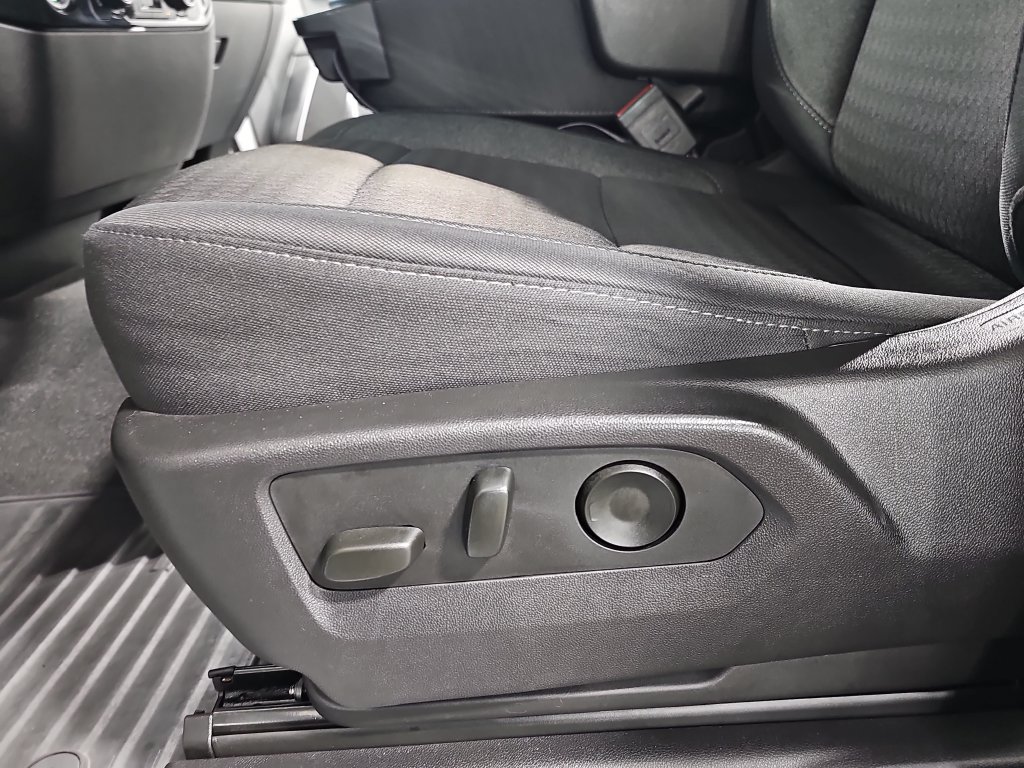 Used 2024 Chevrolet Silverado 1500 LT AWD/4WD image 27