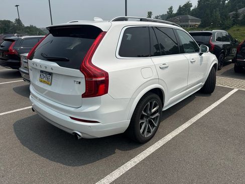 Used 2019 Volvo XC90 T5 Momentum w/ Multimedia Package AWD/4WD image 8