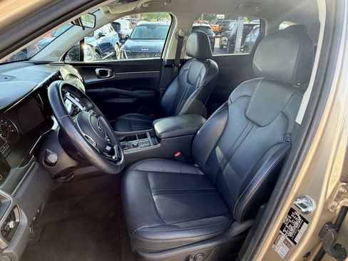 Used 2021 Kia Sorento S FWD image 19