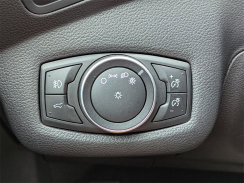 Used 2018 Ford Escape SE image 32