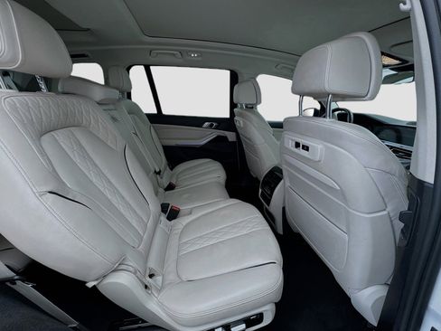 Used 2020 BMW X7 xDrive40i w/ Premium Package image 23