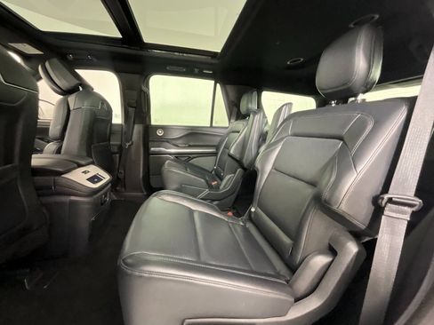 Used 2025 Lincoln Navigator Reserve w/ Jet Appearance Package image 26