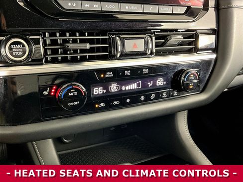 Used 2022 Nissan Pathfinder SV AWD/4WD image 15