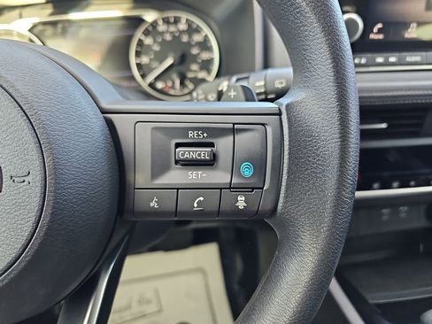 Used 2024 Nissan Rogue SV image 22