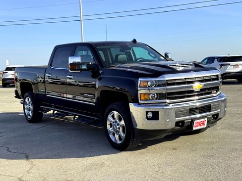 Used 2019 Chevrolet Silverado 2500 LTZ w/ Duramax Plus Package image 4