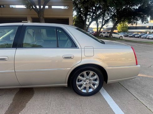 Used 2008 Cadillac DTS FWD image 5