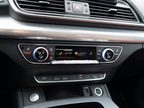 Certified 2025 Audi Q5 2.0T Premium w/ Convenience Plus Package image 26