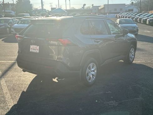 Used 2021 Toyota RAV4 LE image 6
