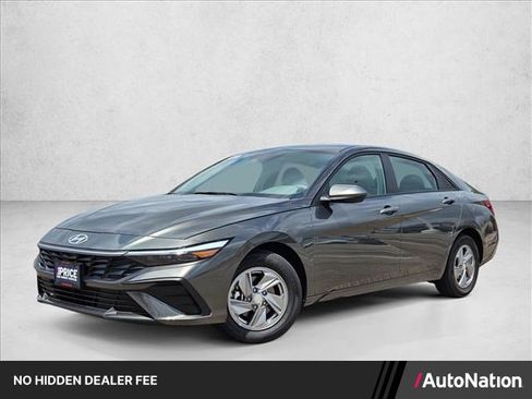 Used 2026 Hyundai Elantra SE FWD image 1