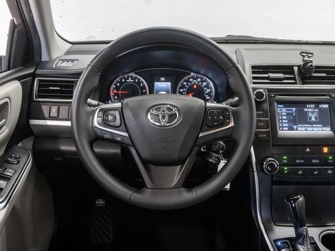 Used 2016 Toyota Camry SE FWD image 12