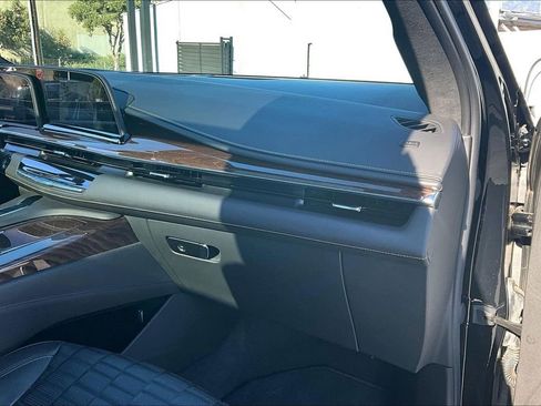 Used 2022 Cadillac Escalade Sport Platinum image 18