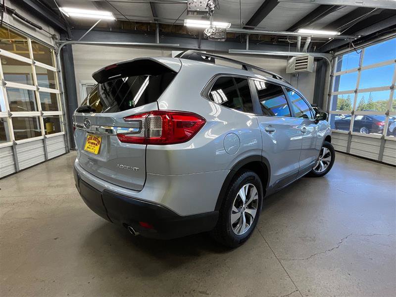 Used 2023 Subaru Ascent Premium AWD/4WD image 5