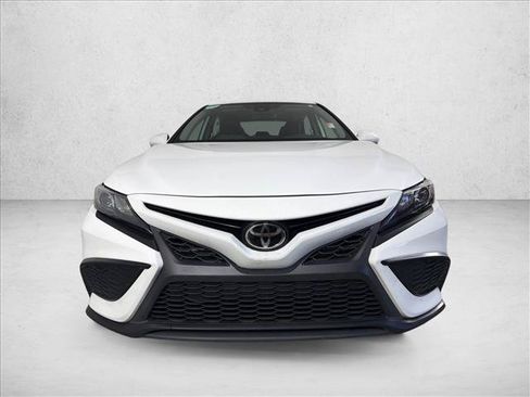 Used 2022 Toyota Camry SE FWD image 8