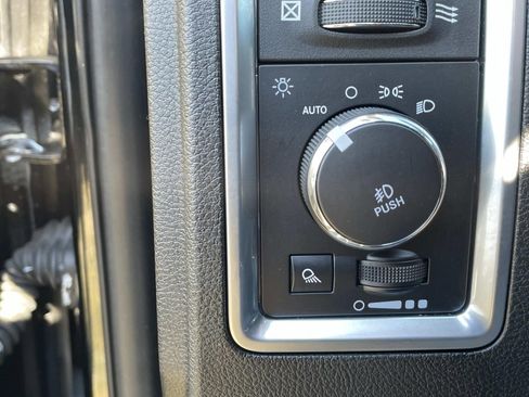 Used 2019 RAM 1500 Classic Warlock w/ Luxury Group image 16