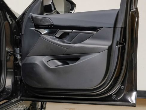 Used 2025 BMW 530i RWD image 48