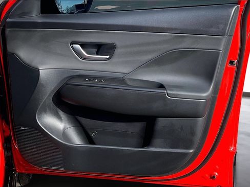 Used 2024 Hyundai Kona Limited image 28