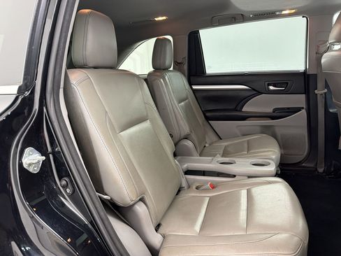 Used 2018 Toyota Highlander XLE FWD image 30