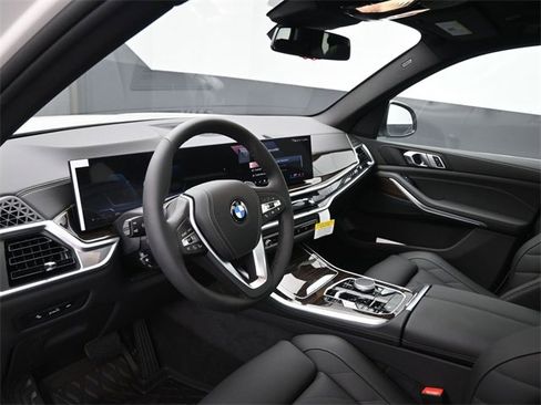 New 2026 BMW X5 xDrive40i w/ Parking Assistance Package image 19