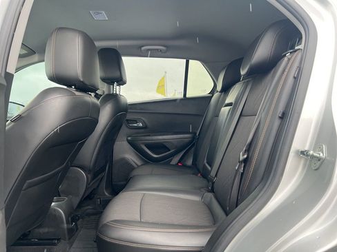 Used 2019 Chevrolet Trax LT w/ LT Convenience Package image 24