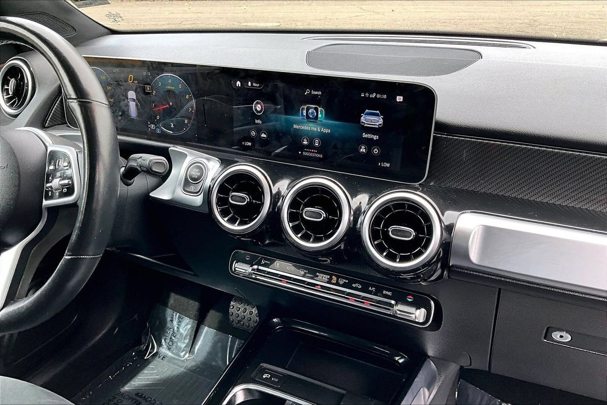 Used 2020 Mercedes-Benz GLB 250 4MATIC image 34