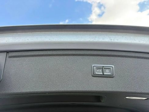 Used 2018 Audi Q5 2.0T Premium Plus w/ Premium Plus Package AWD/4WD image 11
