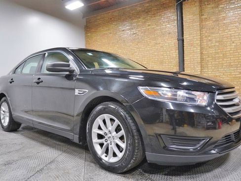 Used 2014 Ford Taurus SE image 6