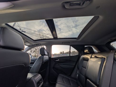 Used 2021 Chevrolet Equinox LT image 36