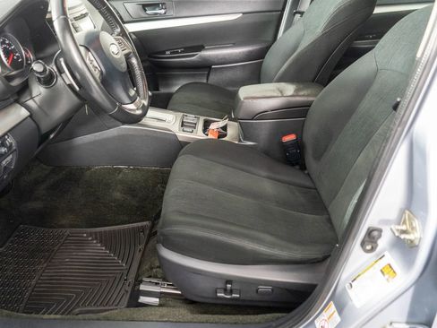 Used 2013 Subaru Outback 2.5i Premium w/ All-Weather Pkg image 10