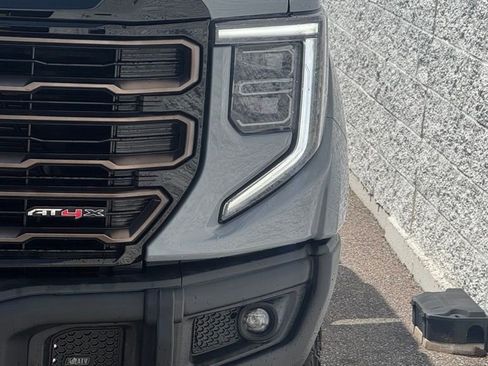 Used 2024 GMC Sierra 1500 AT4X image 5