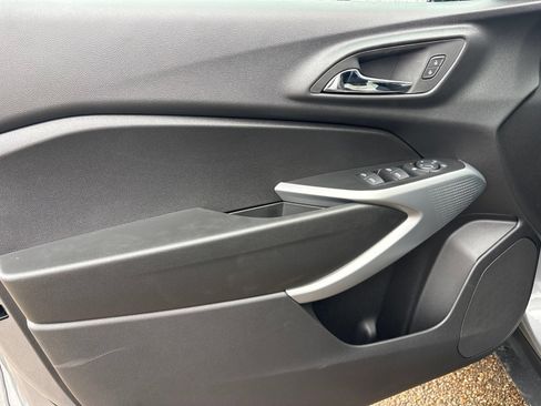 New 2026 Chevrolet Trax RS w/ Sunroof Package FWD image 10