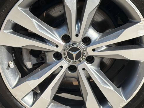 Used 2018 Mercedes-Benz C 300 4MATIC Sedan image 6