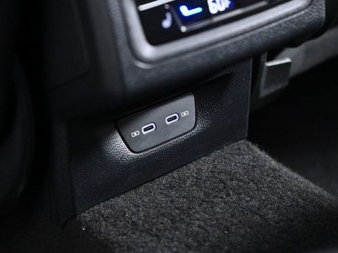 Used 2024 Volkswagen Golf R image 33