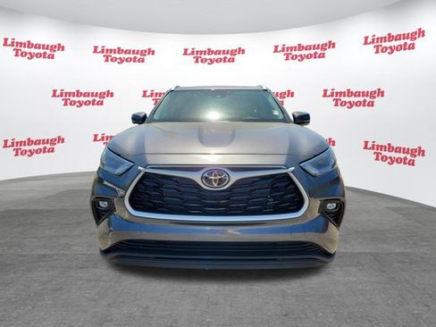 Used 2025 Toyota Highlander XLE image 25