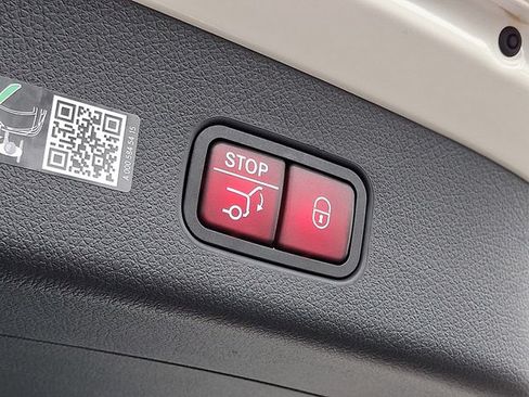 Used 2026 Mercedes-Benz GLC 300 4MATIC image 22
