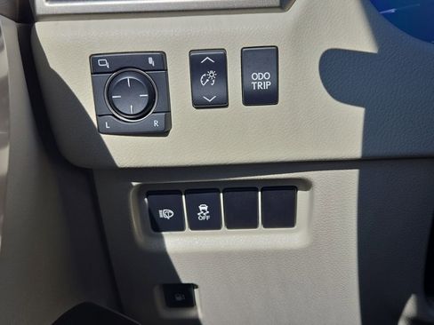 Used 2018 Lexus GX 460 image 22