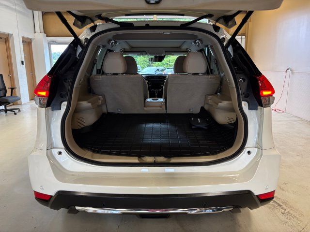 Used 2019 Nissan Rogue SV w/ Sun & Sound Touring Package AWD/4WD image 26