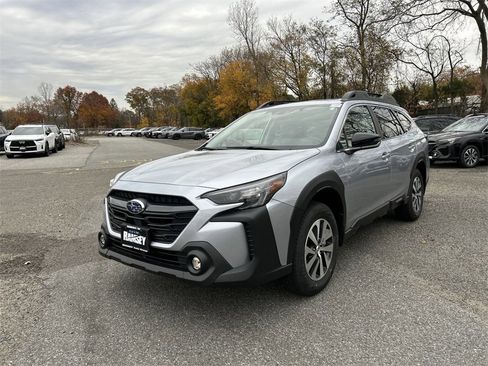 New 2025 Subaru Outback Premium image 4