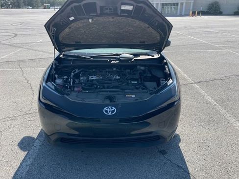 Used 2024 Toyota Prius LE FWD image 29
