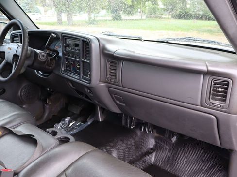 Used 2006 GMC Sierra 2500 W/T RWD image 22