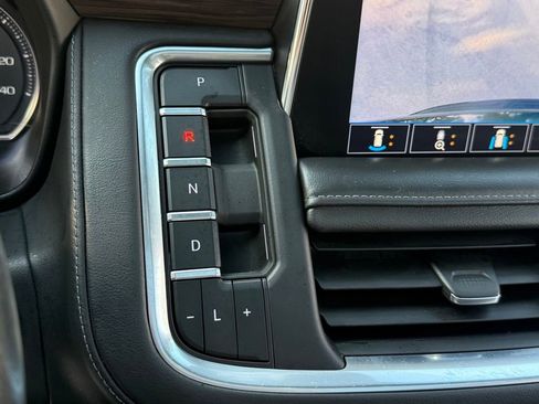 Used 2021 Chevrolet Tahoe LT w/ LT Signature Package image 28