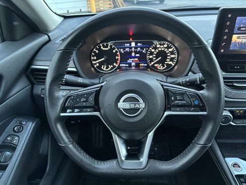 Used 2024 Nissan Altima 2.5 SV w/ SV Premium Package FWD image 14